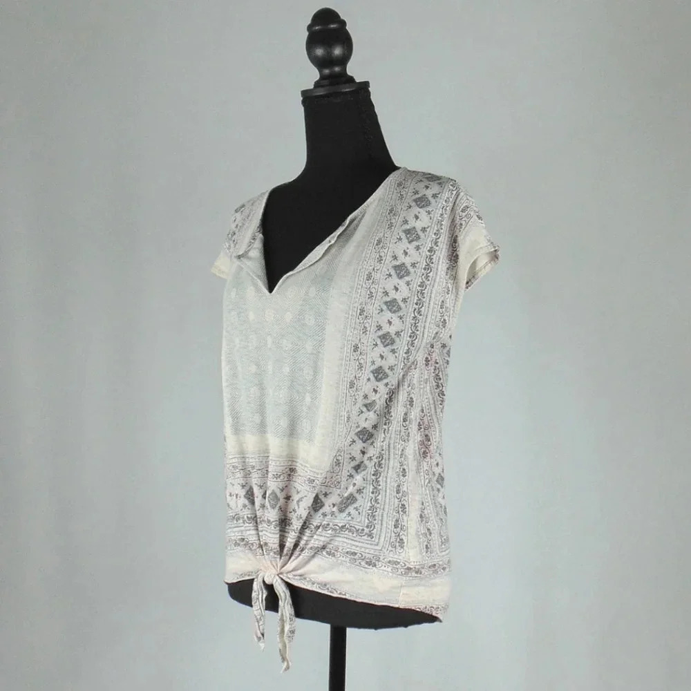 Lucky Brand Light Pink and Grey Printed Split V-Neck Shirt Sz M - Picture 3 of 12